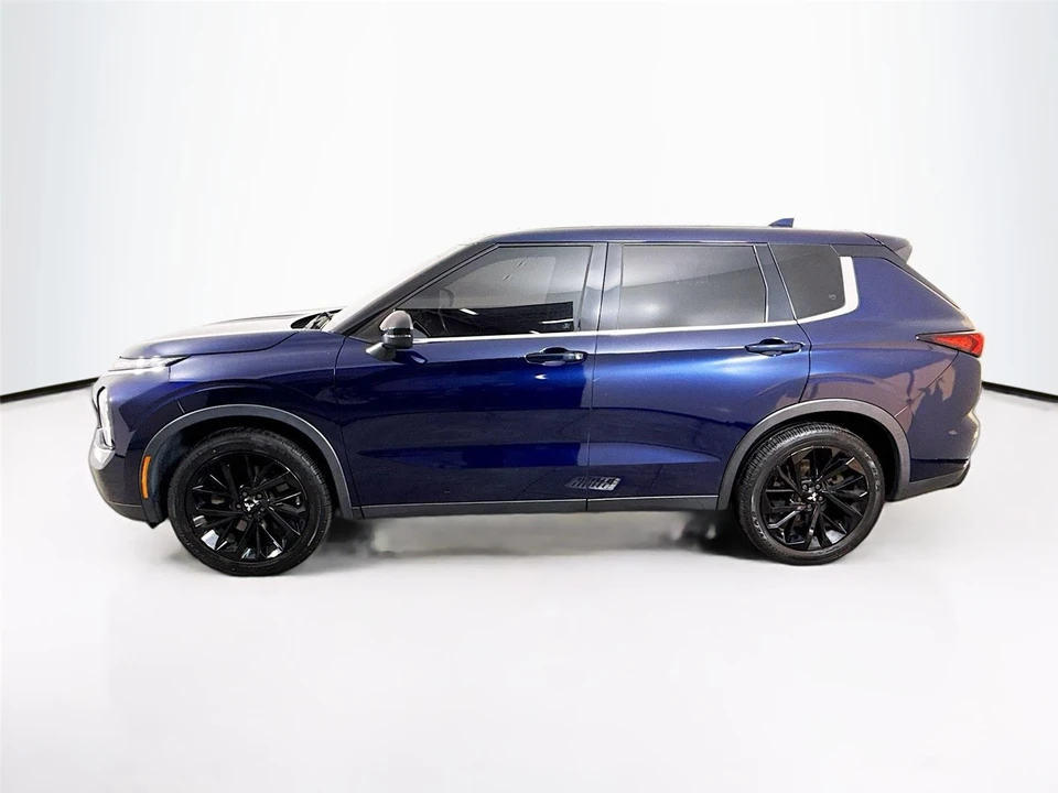 2022 Mitsubishi Outlander - Image 4 of 13