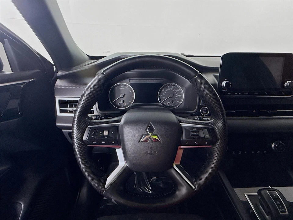 2022 Mitsubishi Outlander - Image 11 of 21