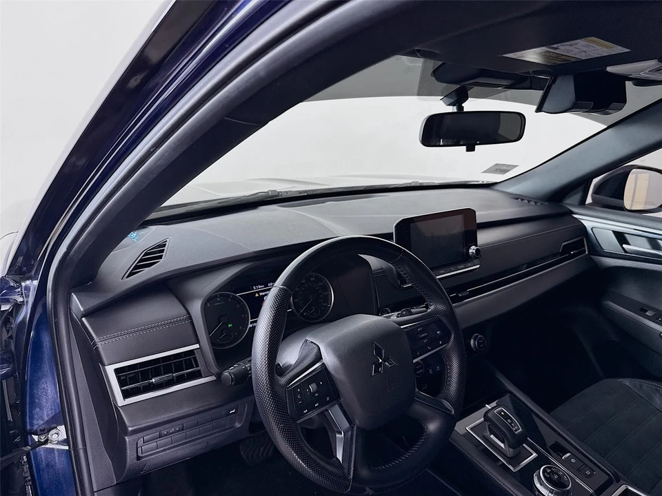 2022 Mitsubishi Outlander - Image 6 of 13