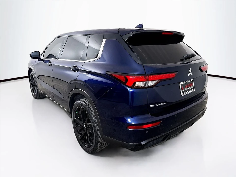 2022 Mitsubishi Outlander - Image 5 of 21