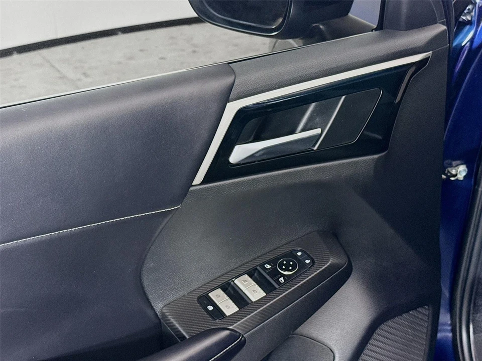 2022 Mitsubishi Outlander - Image 17 of 21