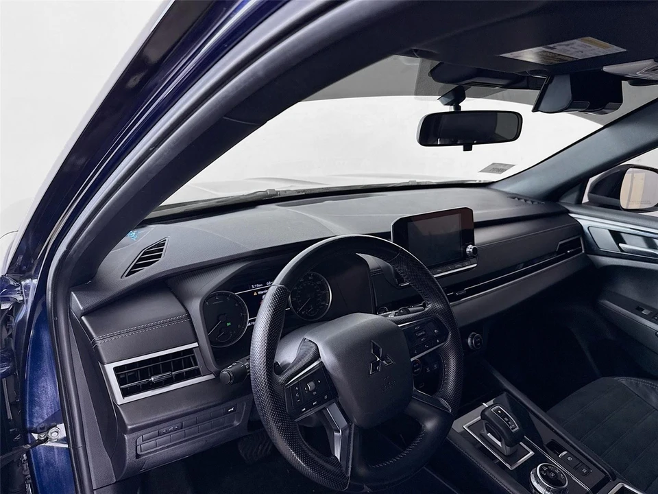 2022 Mitsubishi Outlander - Image 6 of 14