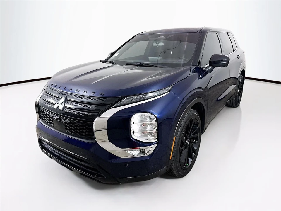 2022 Mitsubishi Outlander - Image 3 of 21