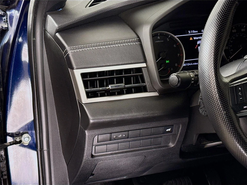 2022 Mitsubishi Outlander - Image 7 of 14