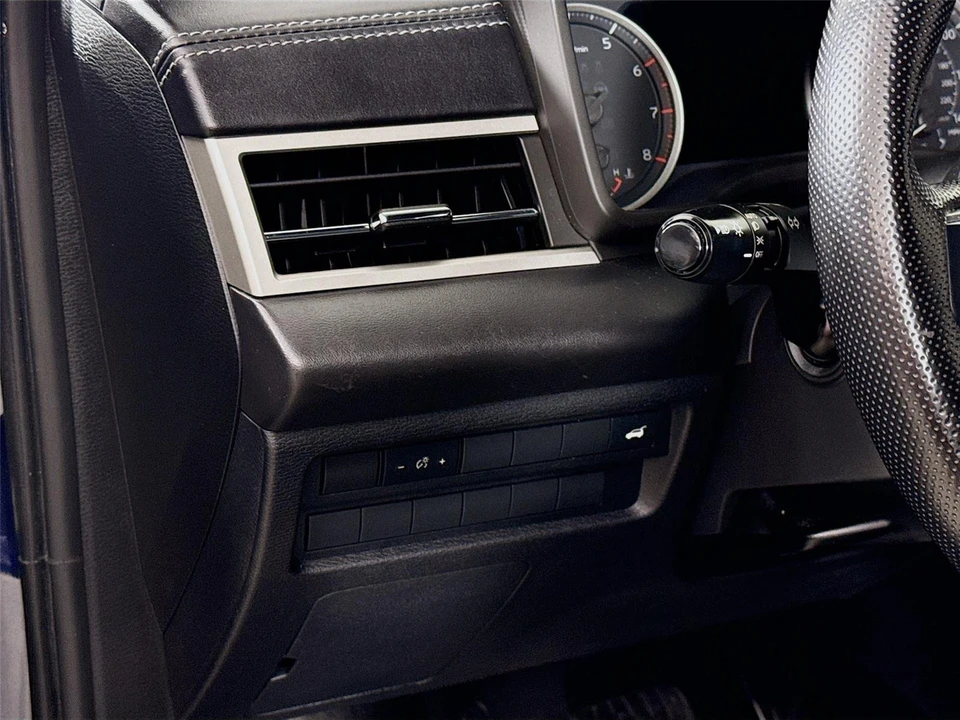 2022 Mitsubishi Outlander - Image 10 of 21