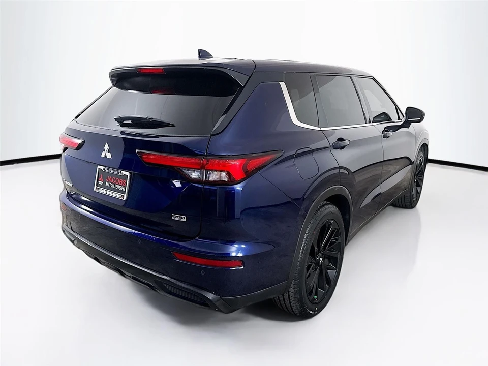2022 Mitsubishi Outlander - Image 7 of 21