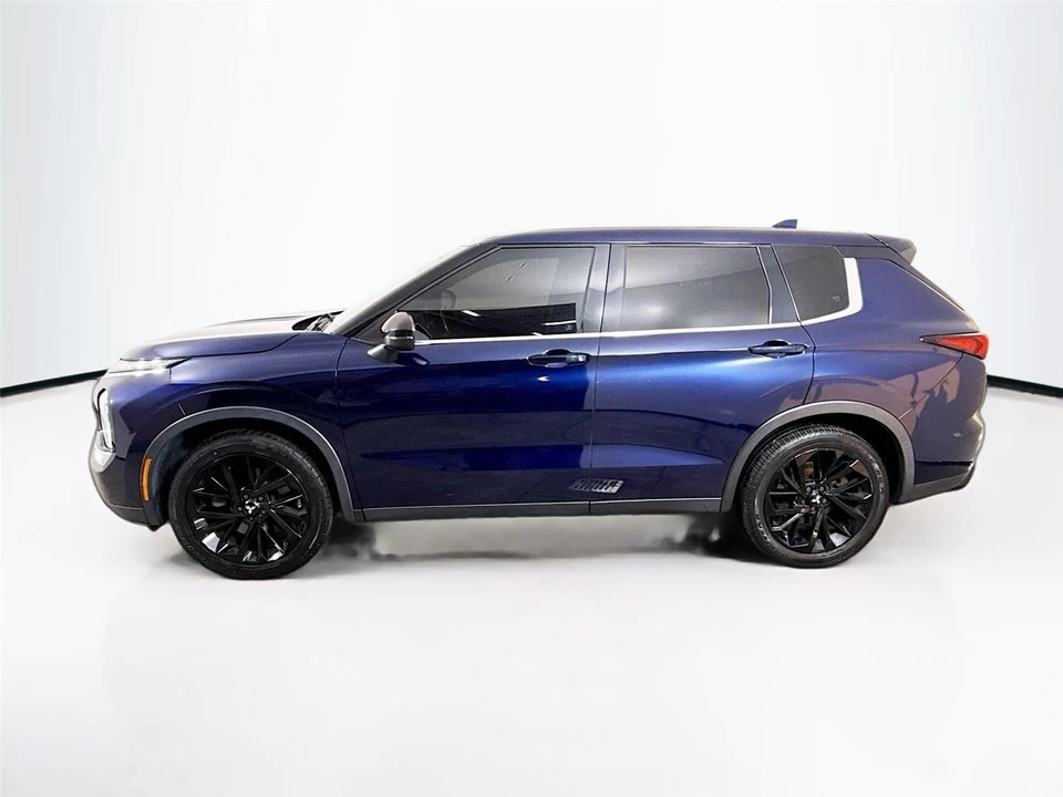 2022 Mitsubishi Outlander - Image 4 of 14