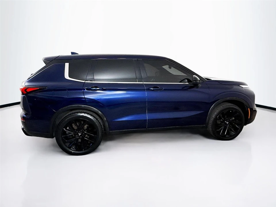 2022 Mitsubishi Outlander - Image 8 of 21