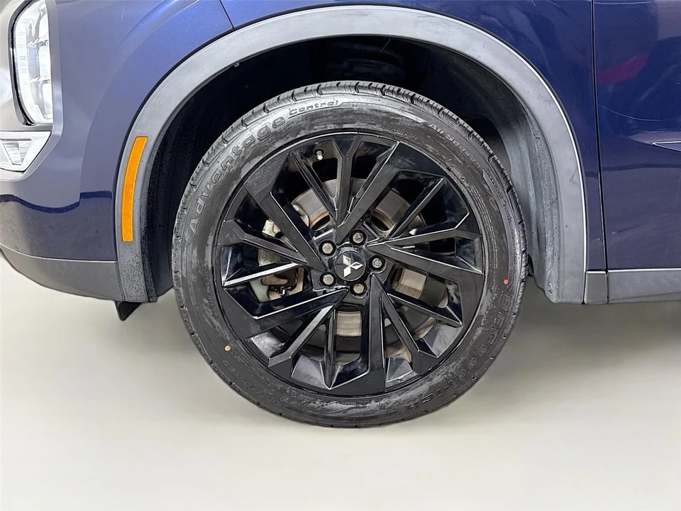 2022 Mitsubishi Outlander - Image 12 of 14