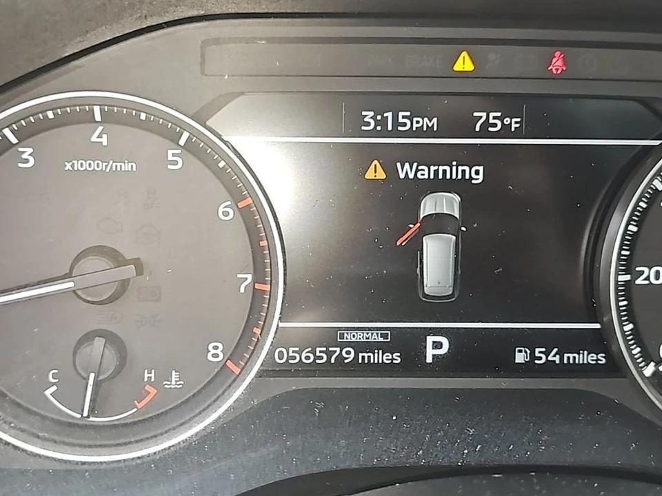 2022 Mitsubishi Outlander - Image 11 of 12