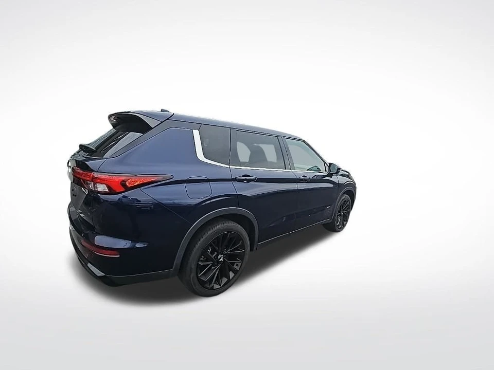2022 Mitsubishi Outlander - Image 6 of 12