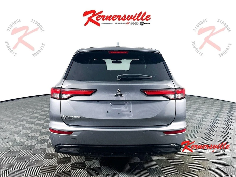 2022 Mitsubishi Outlander - Image 6 of 21
