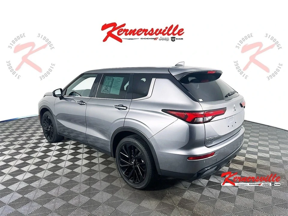 2022 Mitsubishi Outlander - Image 5 of 21