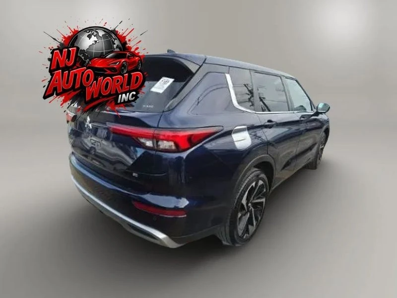 2022 Mitsubishi Outlander - Image 3 of 5