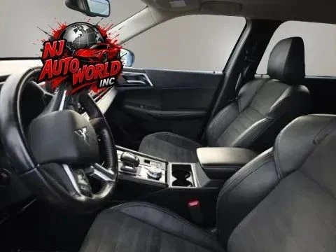 2022 Mitsubishi Outlander - Image 4 of 5