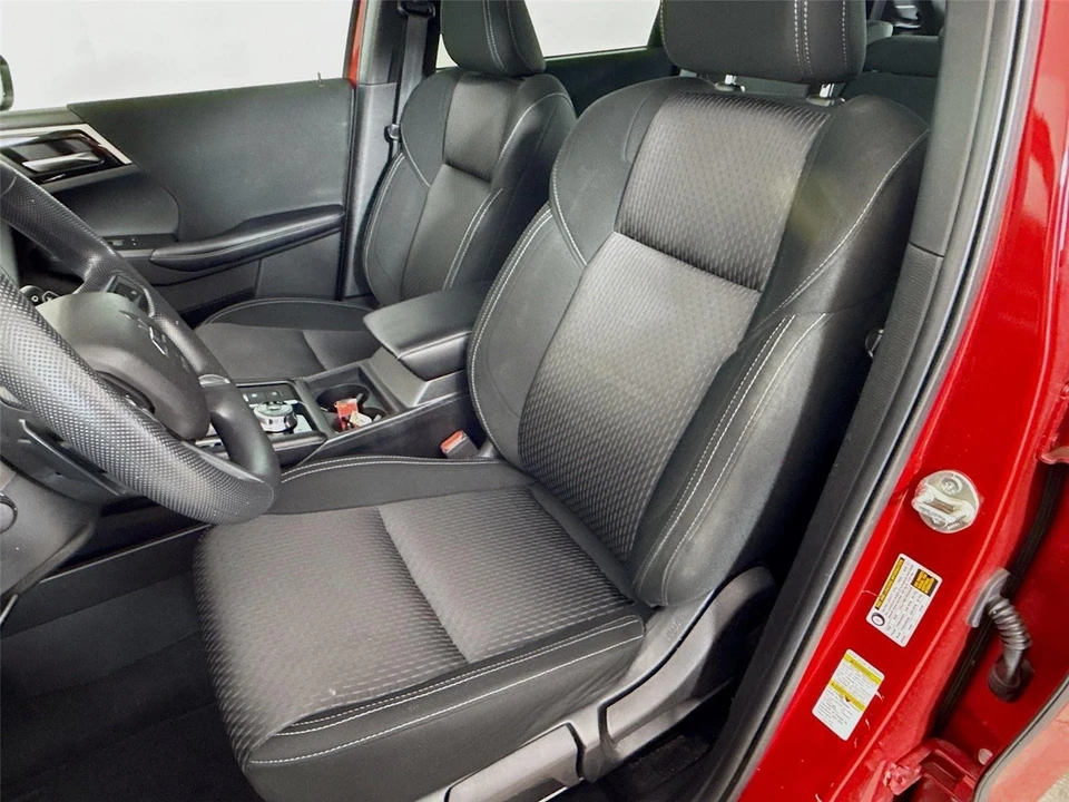 2022 Mitsubishi Outlander - Image 13 of 15
