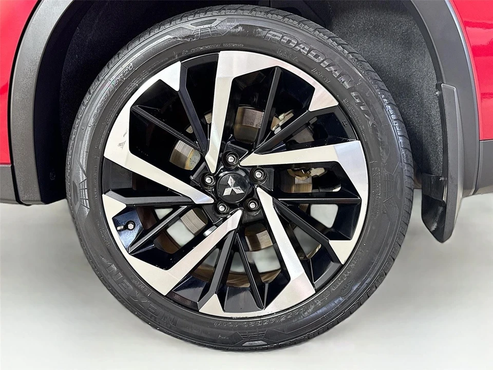 2022 Mitsubishi Outlander - Image 14 of 15