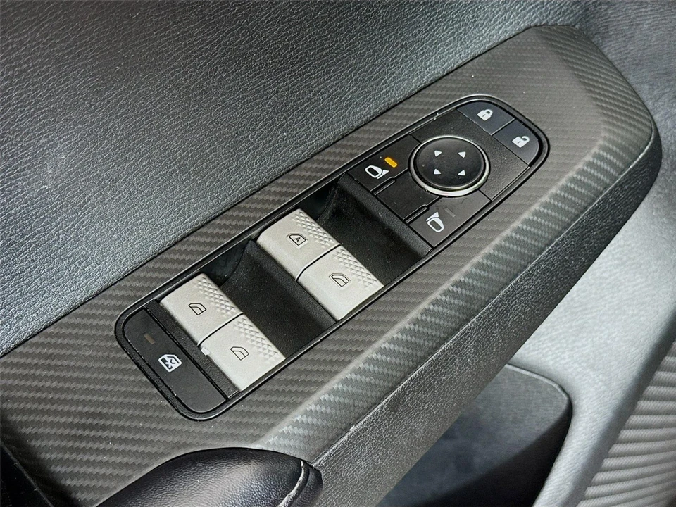 2022 Mitsubishi Outlander - Image 11 of 15