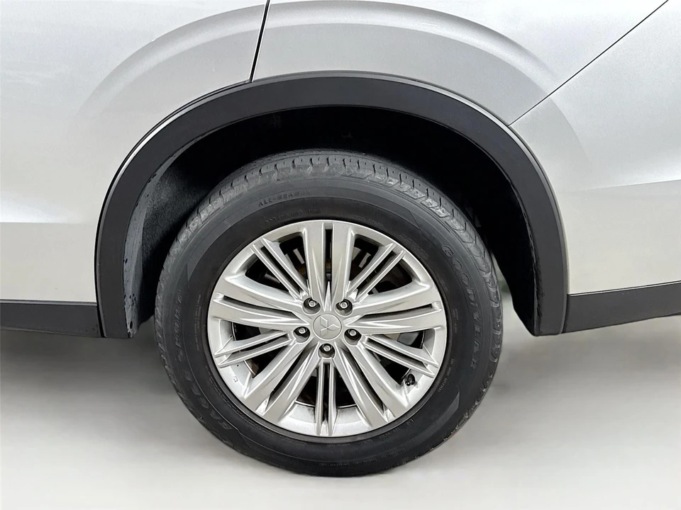 2022 Mitsubishi Outlander - Image 13 of 14