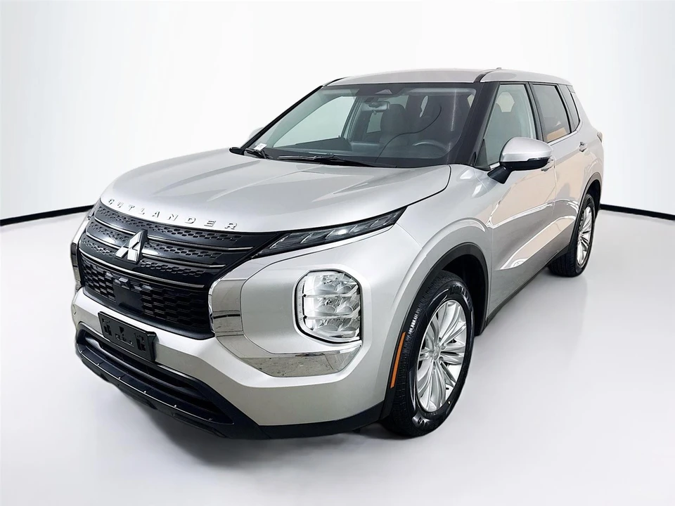 2022 Mitsubishi Outlander - Image 3 of 21