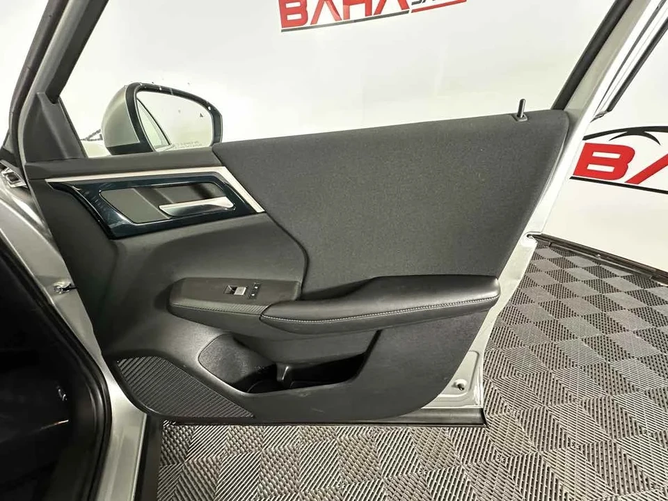 2022 Mitsubishi Outlander - Image 16 of 21