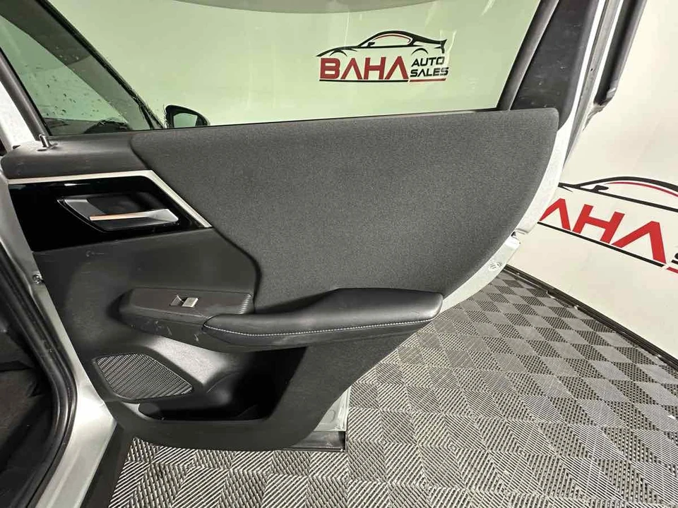 2022 Mitsubishi Outlander - Image 18 of 21