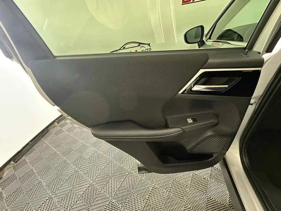 2022 Mitsubishi Outlander - Image 17 of 21