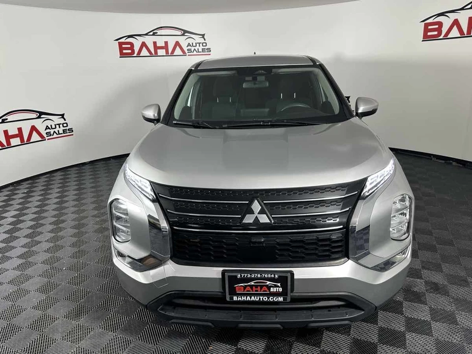 2022 Mitsubishi Outlander - Image 13 of 21