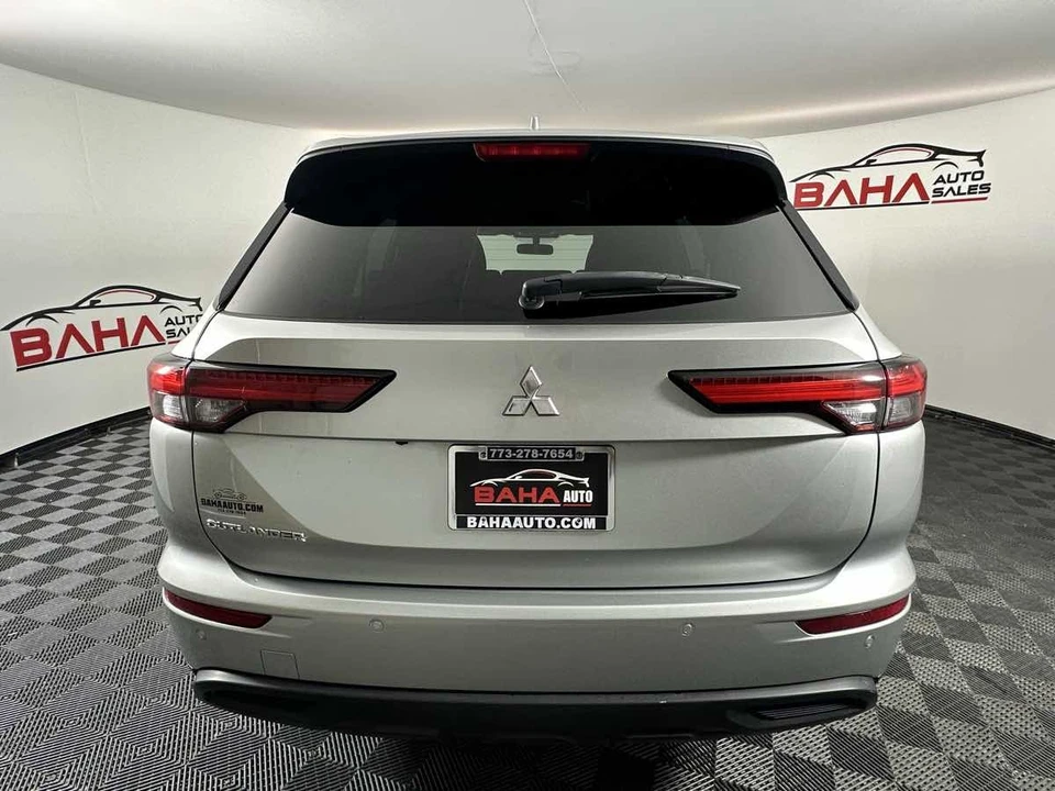 2022 Mitsubishi Outlander - Image 7 of 21
