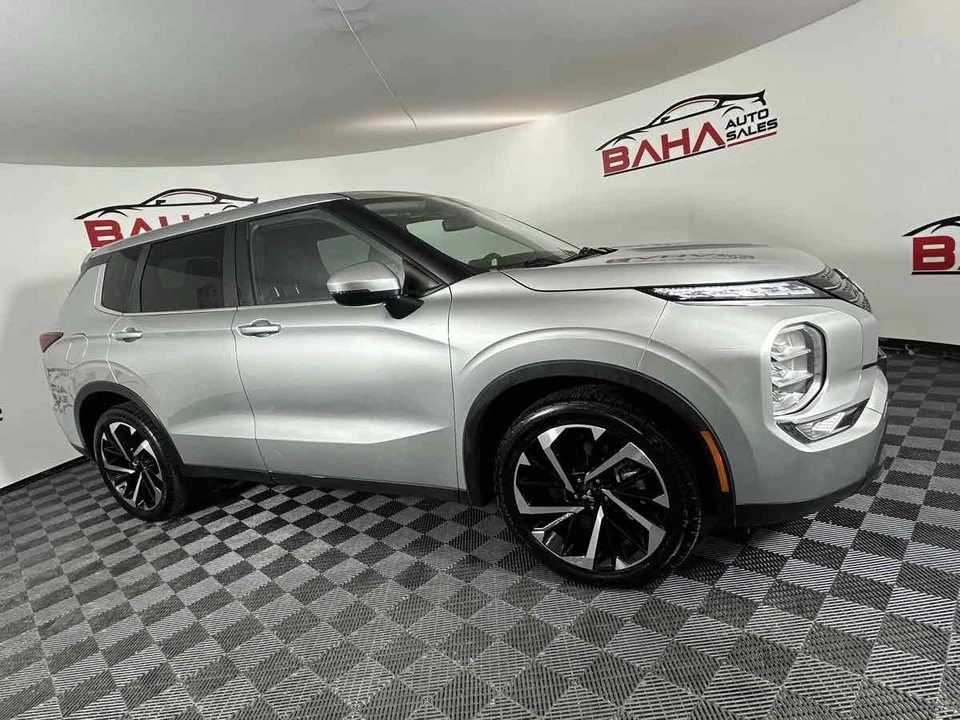 2022 Mitsubishi Outlander - Image 12 of 21