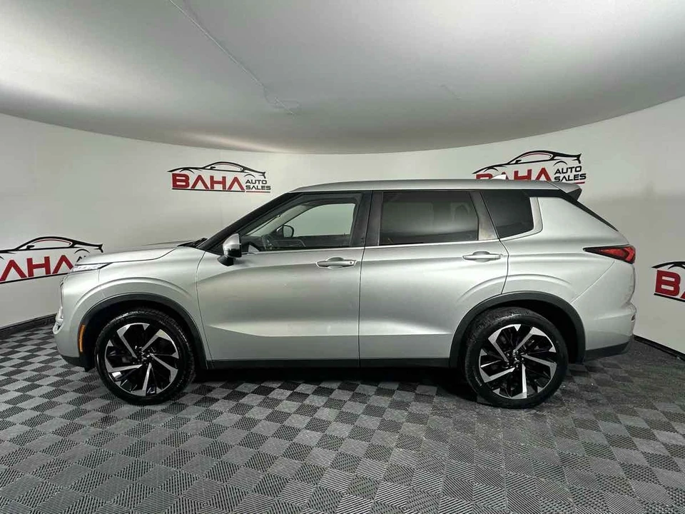 2022 Mitsubishi Outlander - Image 4 of 21
