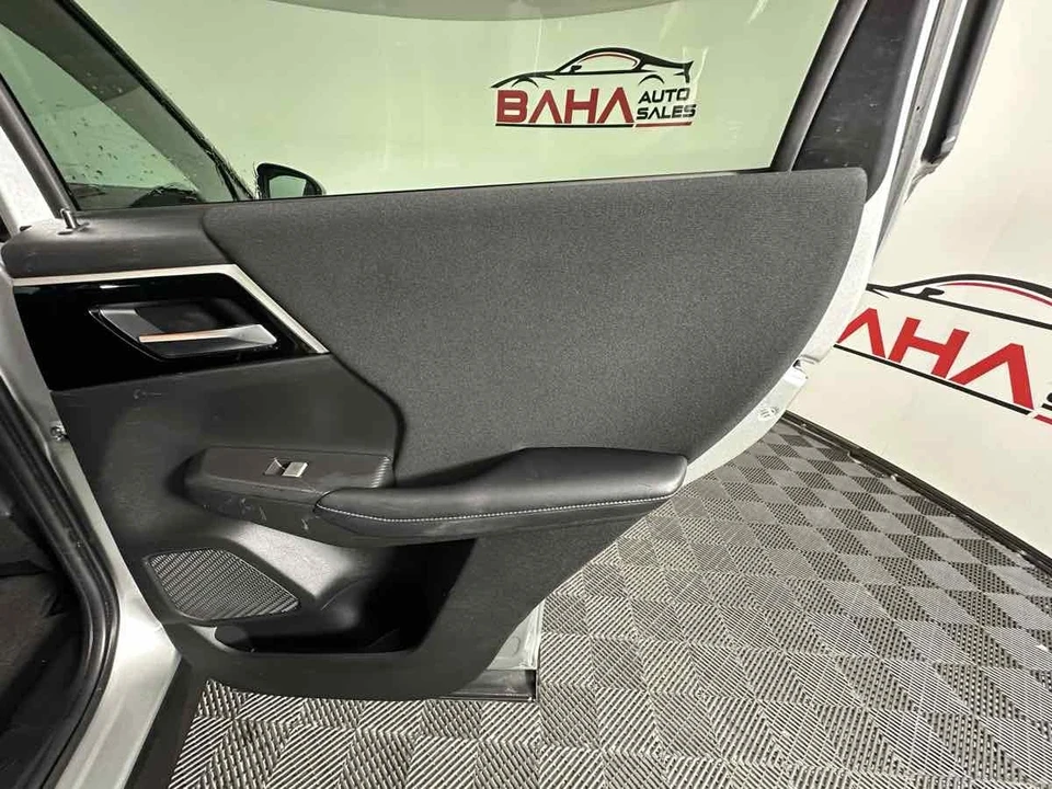 2022 Mitsubishi Outlander - Image 18 of 21