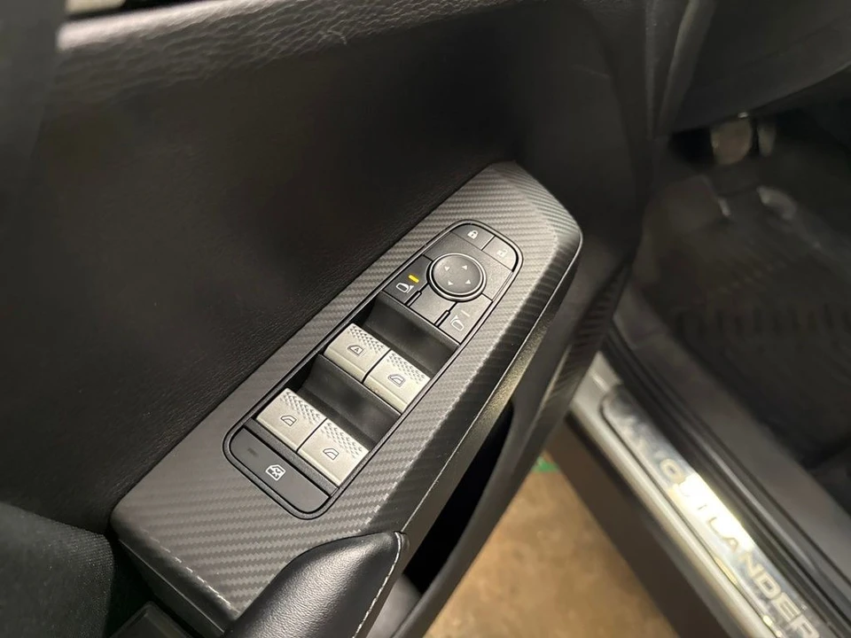 2022 Mitsubishi Outlander - Image 11 of 12
