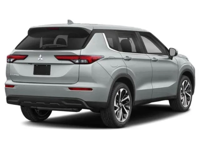 2022 Mitsubishi Outlander - Image 2 of 4