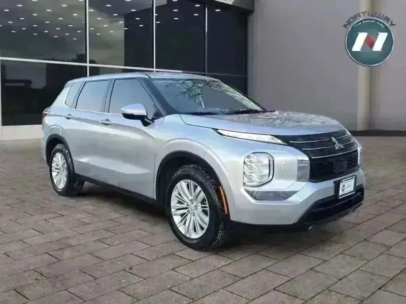 2022 Mitsubishi Outlander - Image 7 of 12
