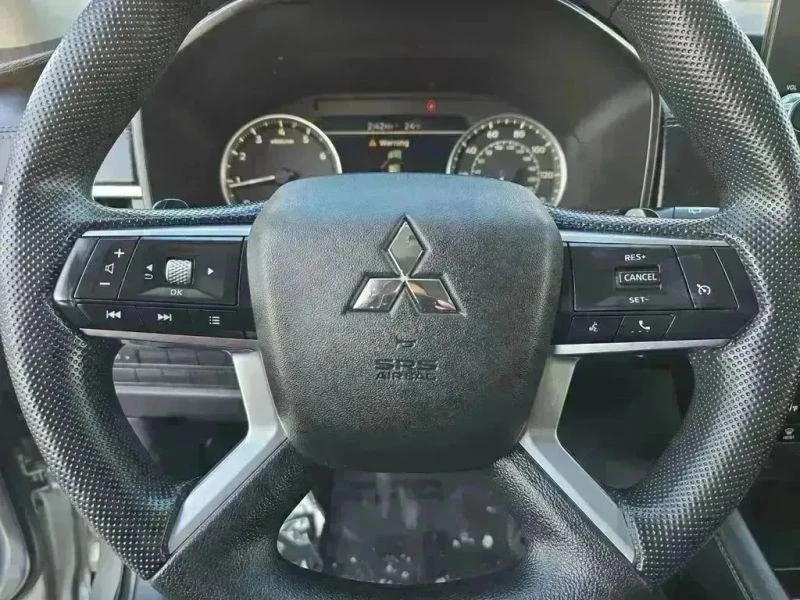 2022 Mitsubishi Outlander - Image 12 of 12