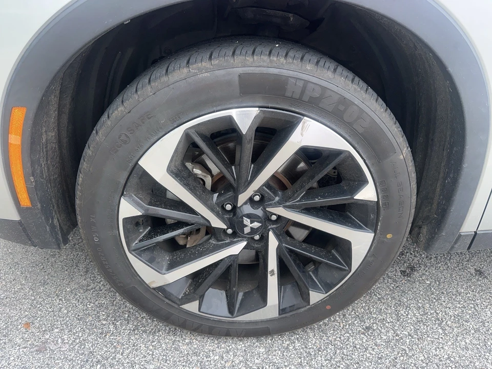 2022 Mitsubishi Outlander - Image 6 of 10