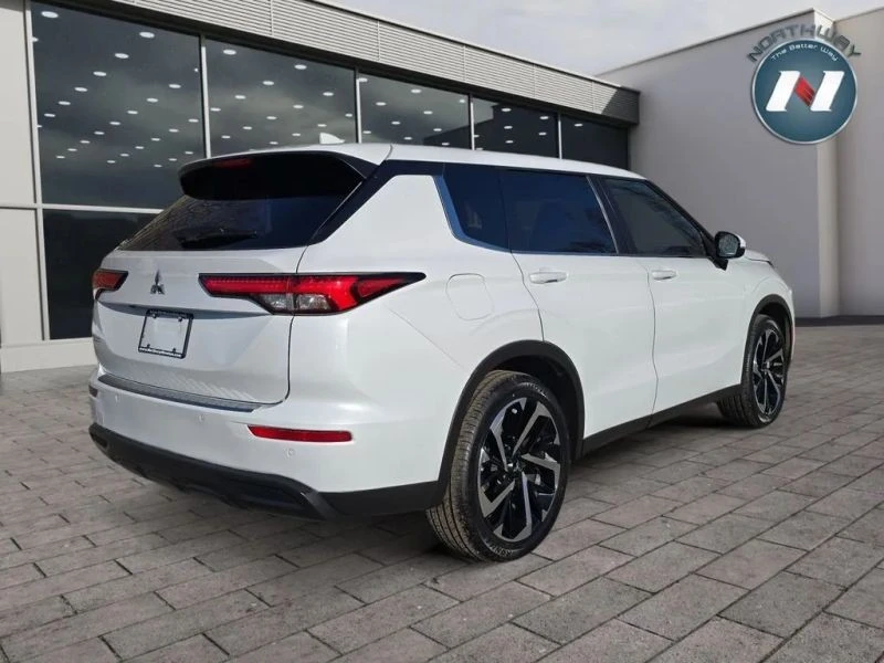 2022 Mitsubishi Outlander - Image 5 of 12