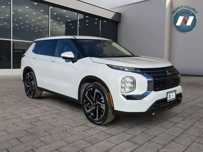 2022 Mitsubishi Outlander - Image 7 of 12