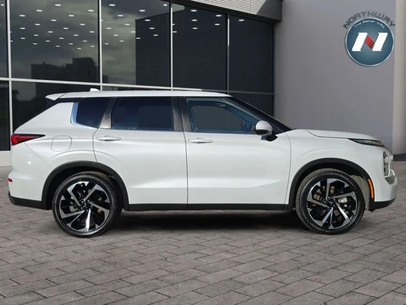2022 Mitsubishi Outlander - Image 6 of 12