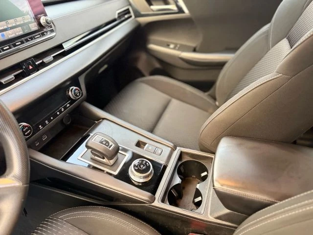 2022 Mitsubishi Outlander - Image 8 of 21