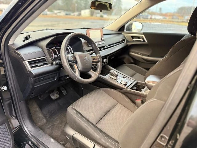 2022 Mitsubishi Outlander - Image 5 of 21