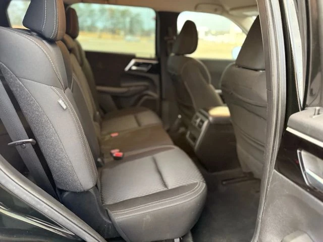 2022 Mitsubishi Outlander - Image 19 of 21