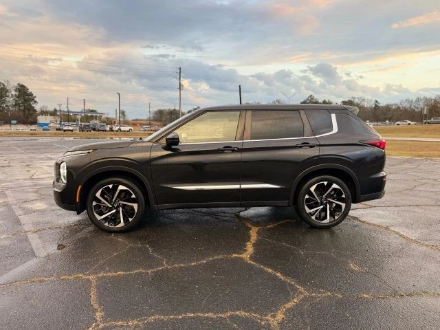 2022 Mitsubishi Outlander - Image 3 of 21