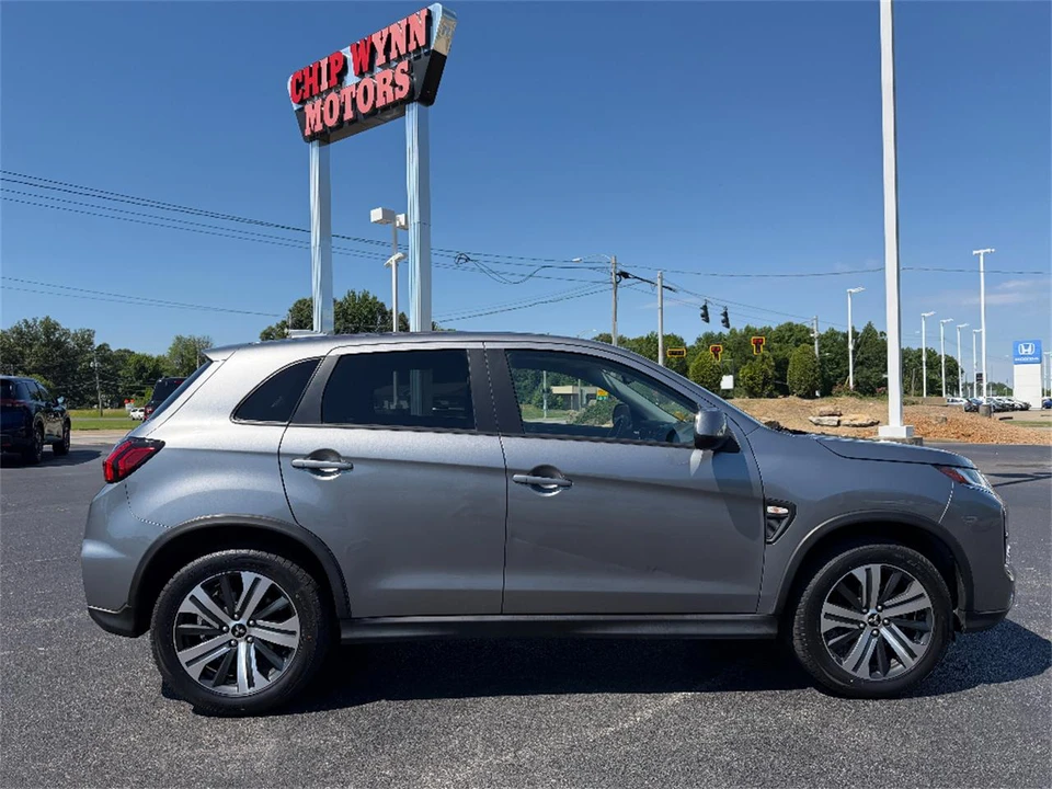 2022 Mitsubishi Outlander - Image 8 of 31