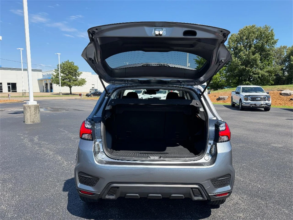2022 Mitsubishi Outlander - Image 10 of 31