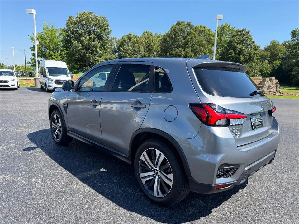 2022 Mitsubishi Outlander - Image 5 of 31