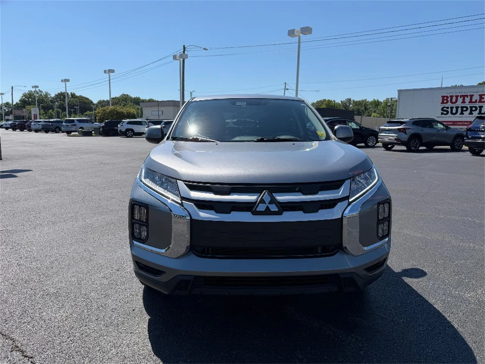 2022 Mitsubishi Outlander - Image 2 of 31