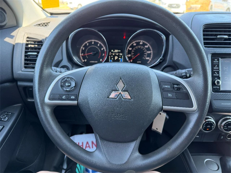 2022 Mitsubishi Outlander - Image 28 of 31