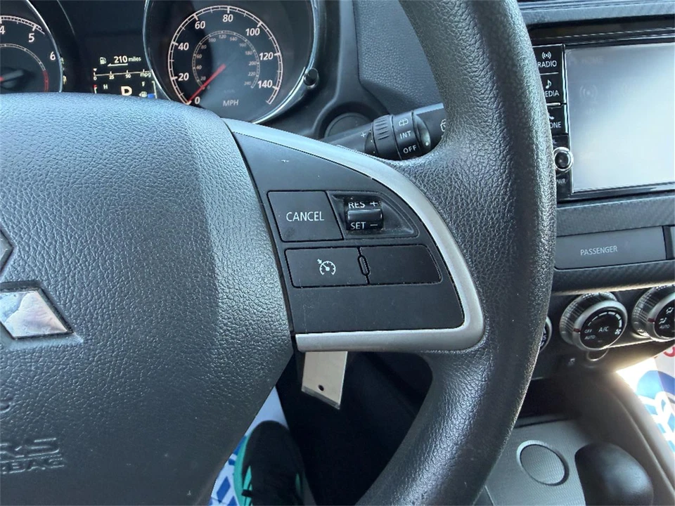 2022 Mitsubishi Outlander - Image 30 of 31